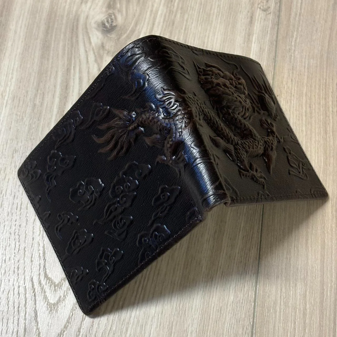 0499 - Embossed Dragon Wallet V2 - Image 3