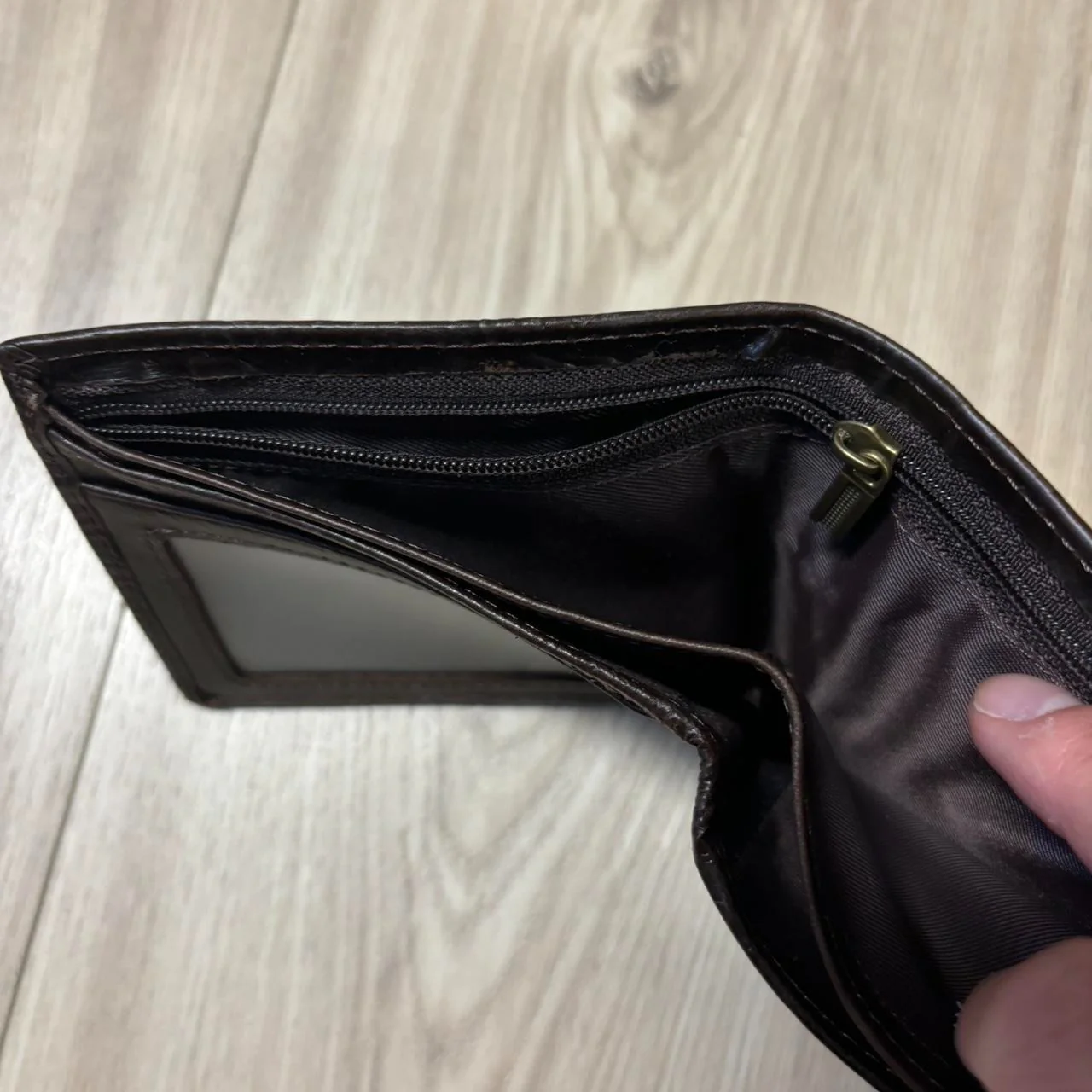 0499 - Embossed Dragon Wallet V2 - Image 6