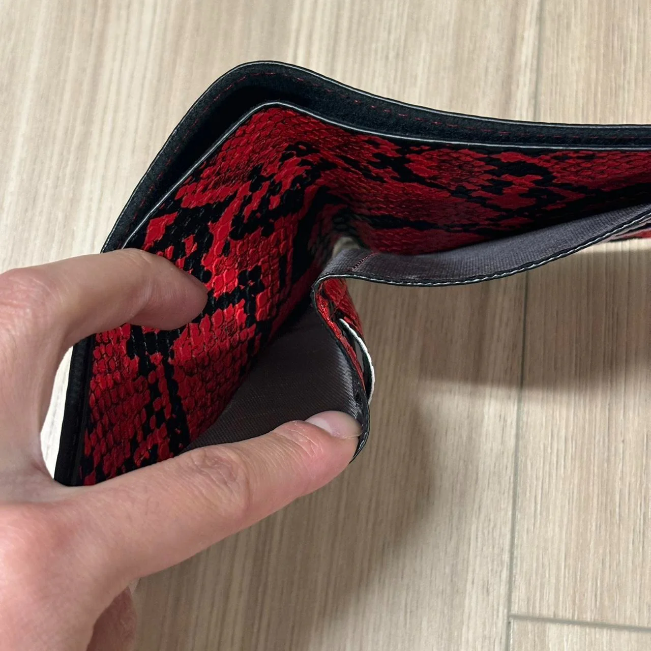 0508 - Red Snake Scale Wallet - Image 5