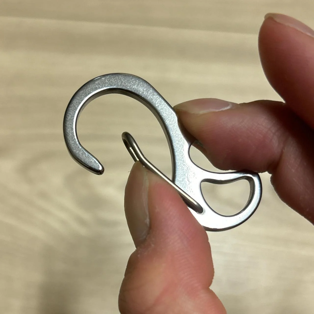 0562 - Abstract Mini Carabiner - Image 2