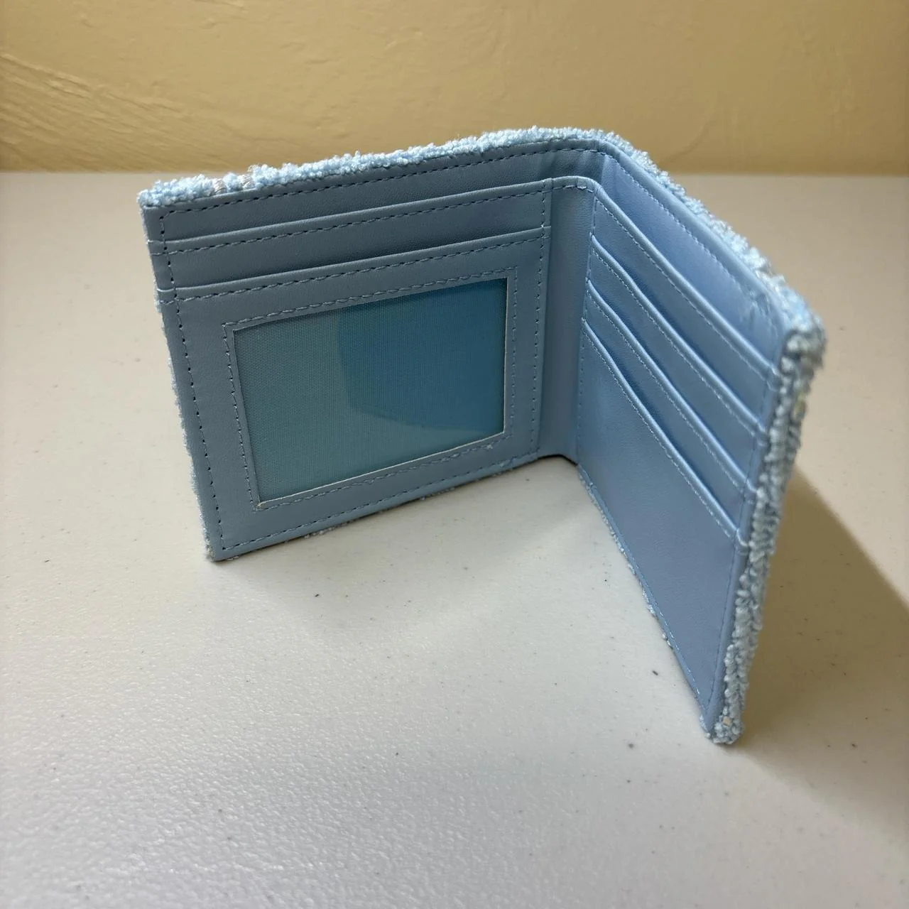 0677 - High Eyes Blue Yarn Wallet V2 - Image 3