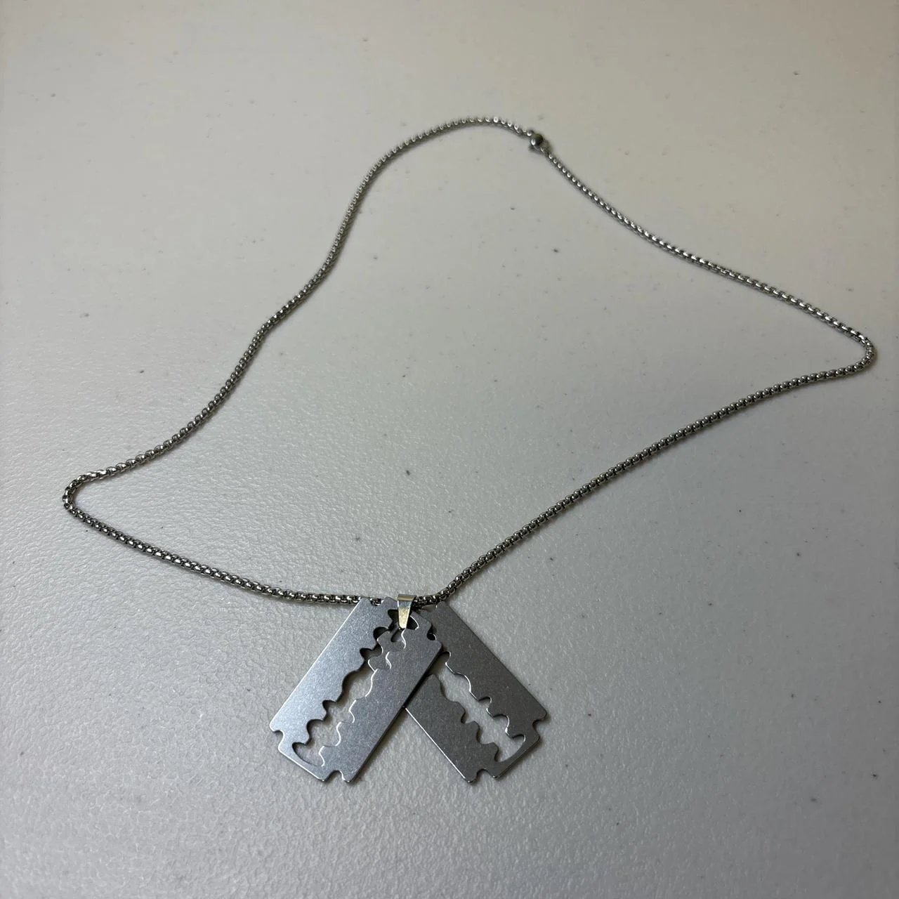 0721 - Double Razor Pendant Necklace - Image 3