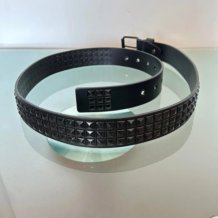 0239 - Pyramid Studded Belt (black) - Image 3