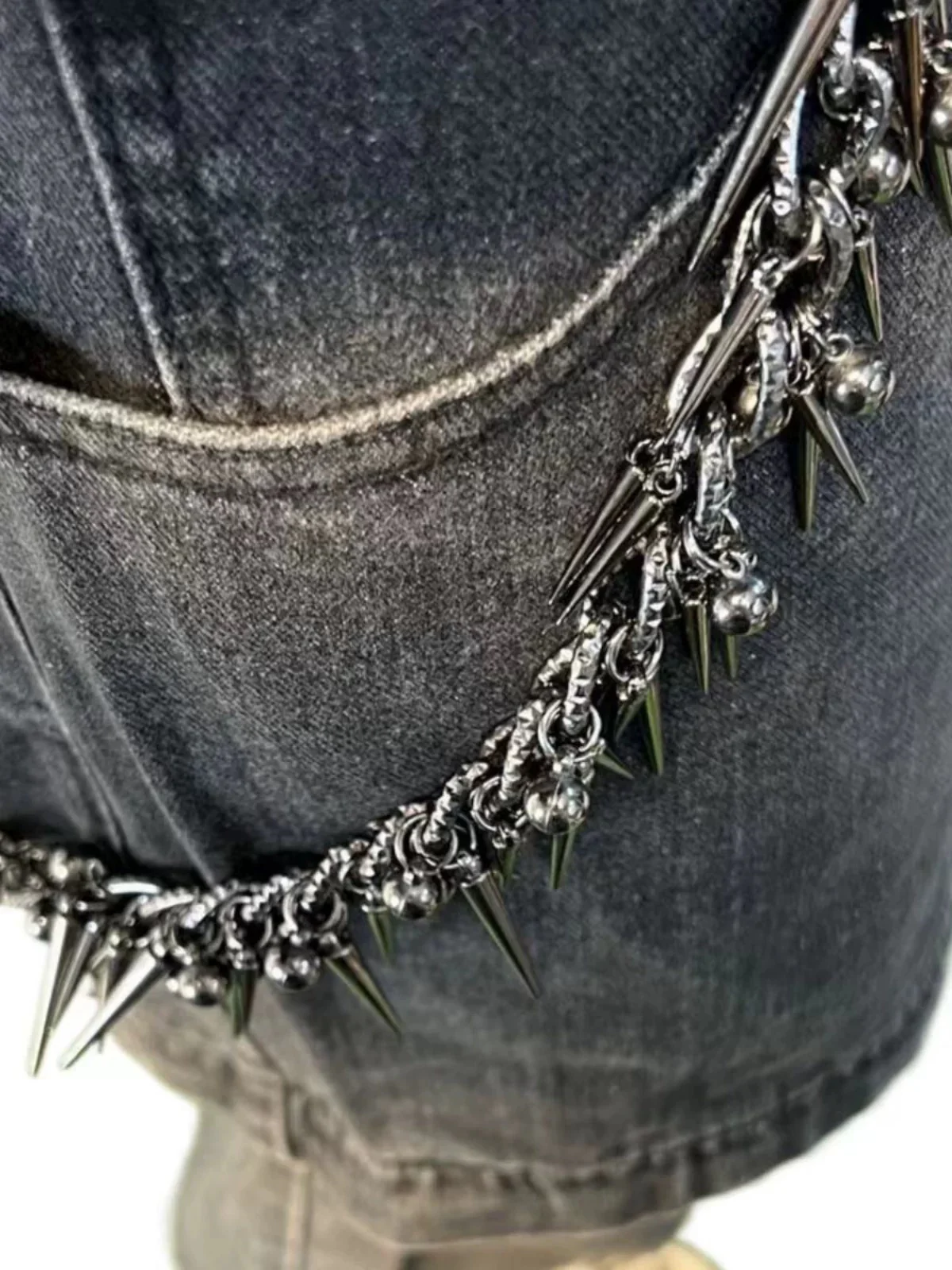 Rogue Spike Wallet Chain - Image 2