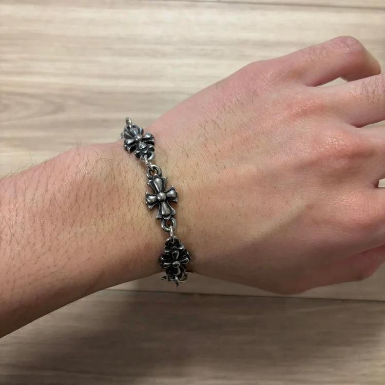 0185 - Gothic Cross Bracelet - Image 3